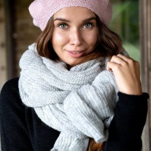 Cozy and Chic Handcrafted Alpaca Wool Beret for Women