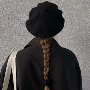 Cozy and Chic Oversized Slouchy Beret for Timeless Style