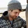 Cozy and Stylish Men’s Hand-Knitted Salt and Pepper Beanie for Winter Warmth