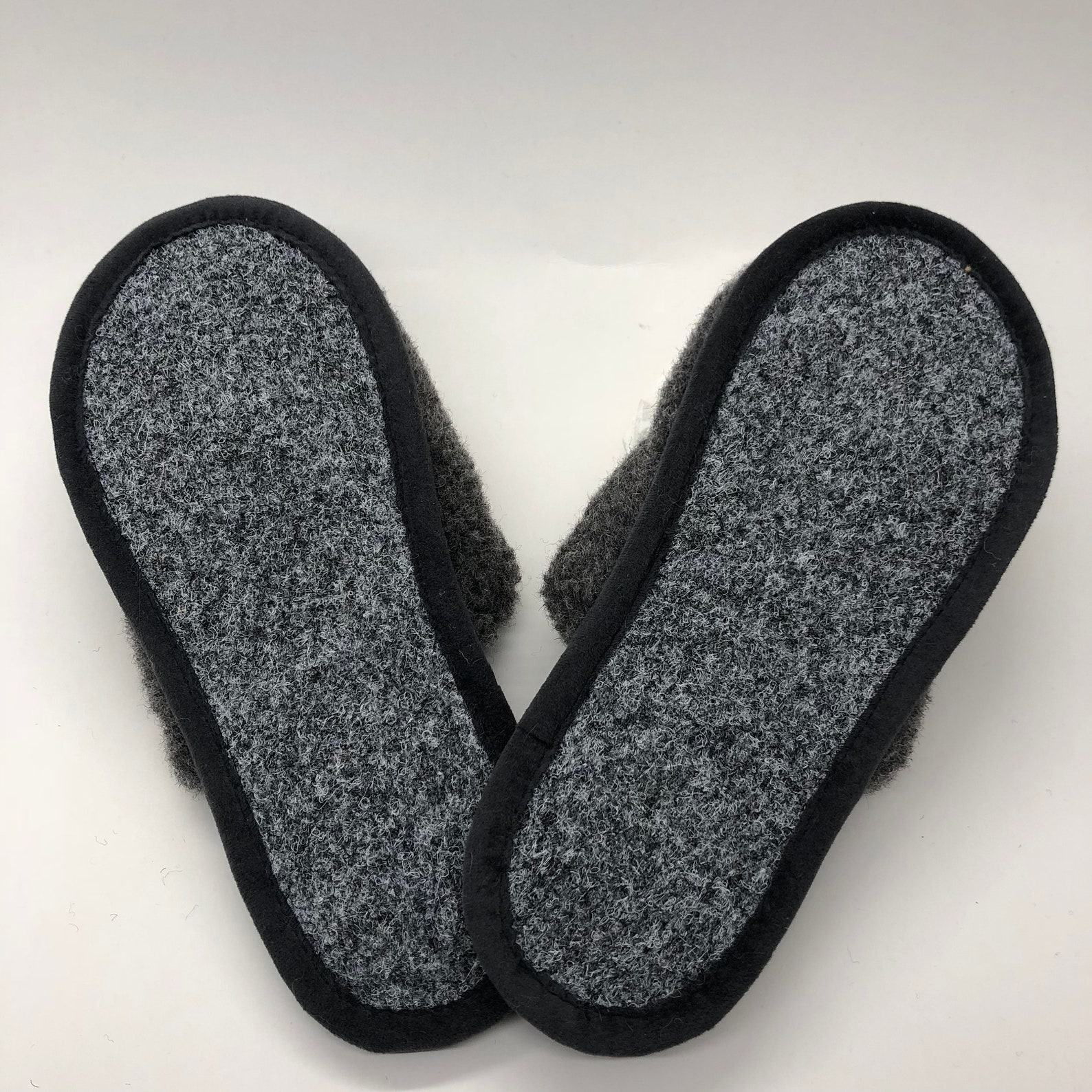 Cozy and Sustainable Eco-Friendly Merino Wool Slippers for Women and Men