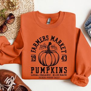 Cozy Autumn Vibes Farmers Market Sweatshirt for Thanksgiving and Halloween