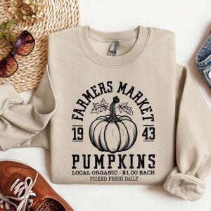 Cozy Autumn Vibes Farmers Market Sweatshirt for Thanksgiving and Halloween