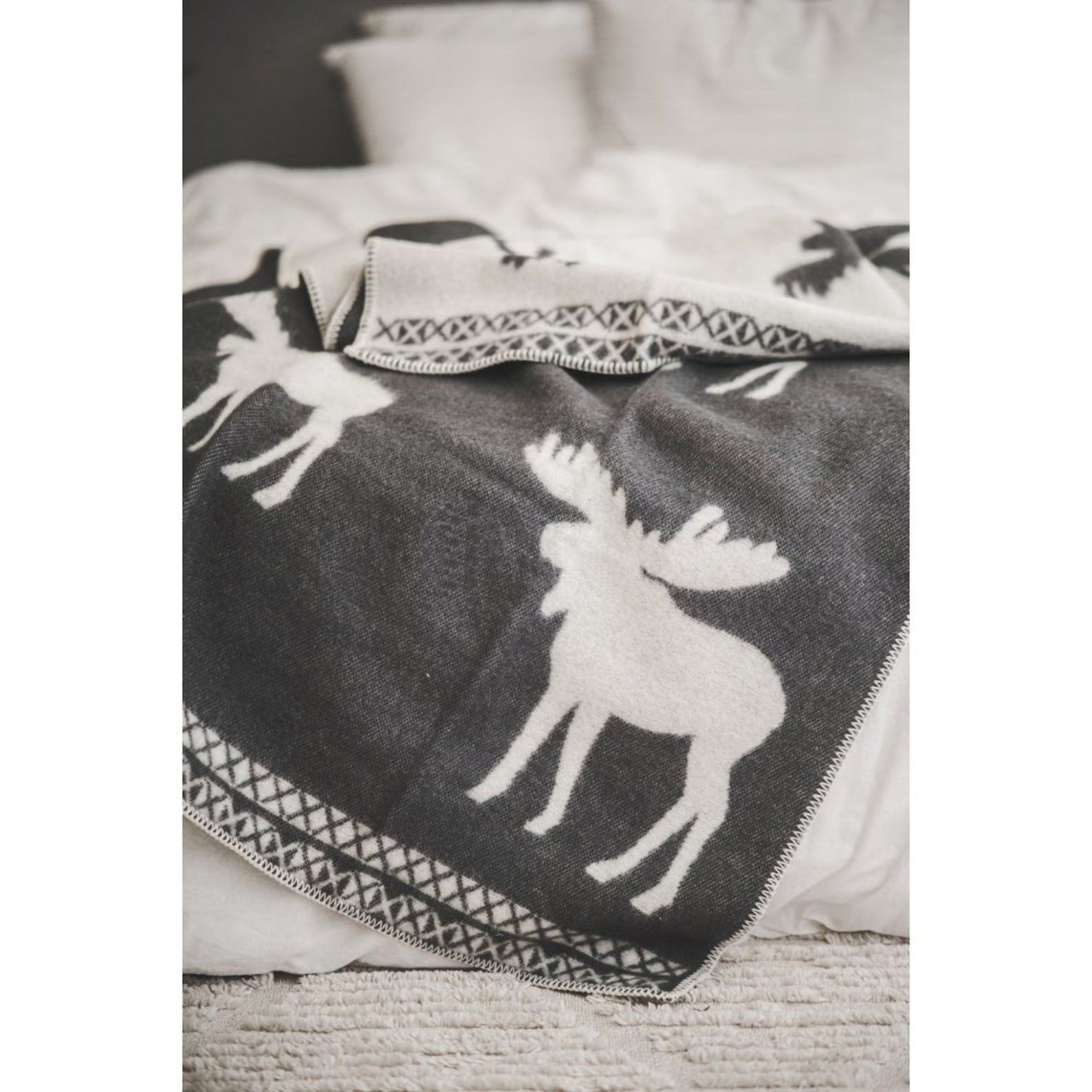 Cozy Comfort Indulge in the Warmth of Natural New Zealand Wool Blanket