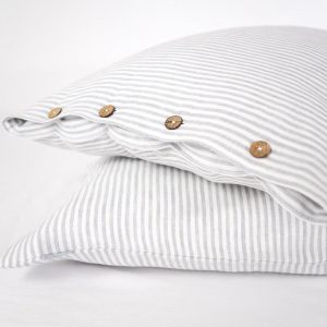 Cozy Linen Pillowcase with Coconut Buttons Elevate Your Sleep Sanctuary