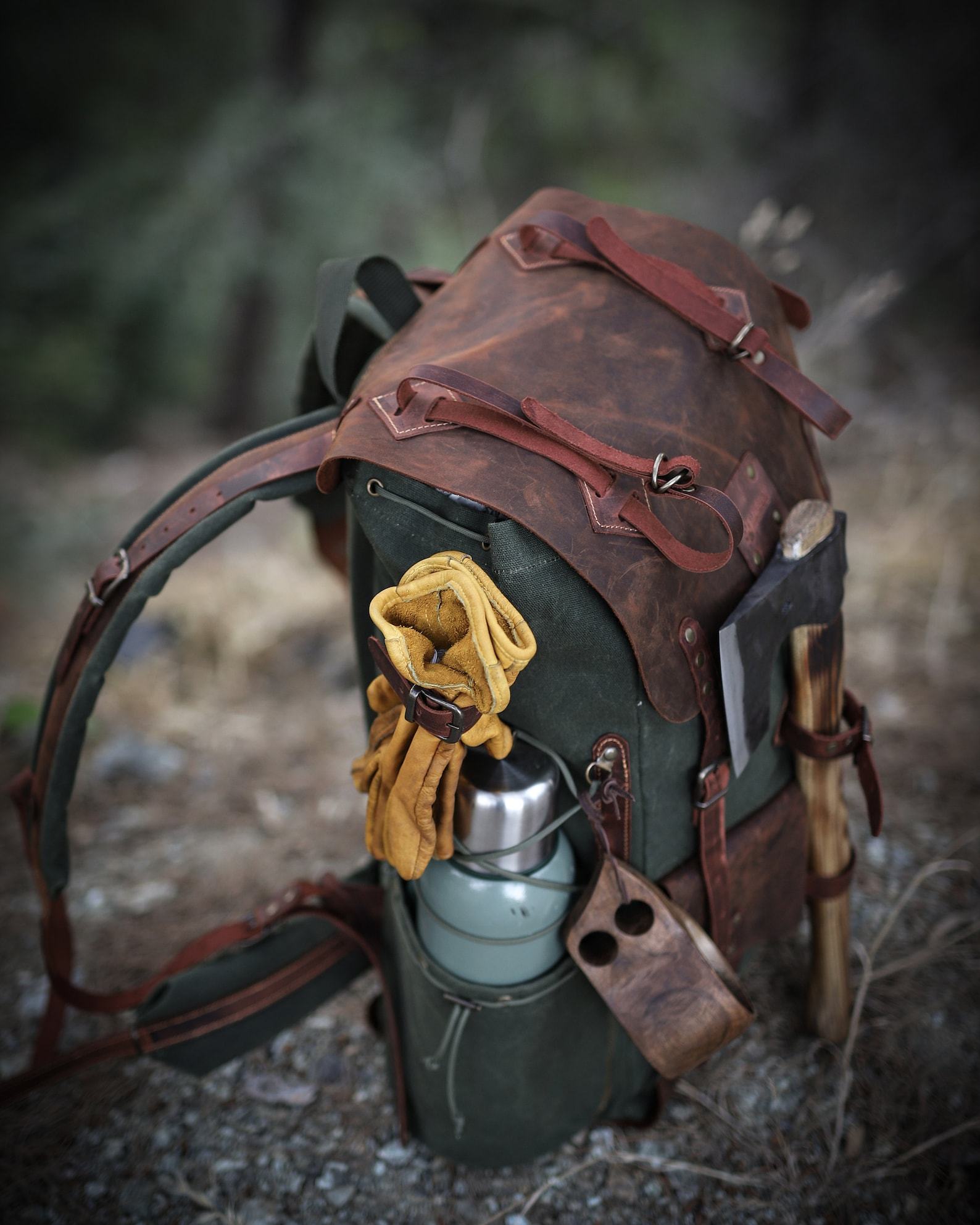 Customizable 50L Green Leather Camping Backpack for Hiking, Bushcraft, and Travel - Image 3