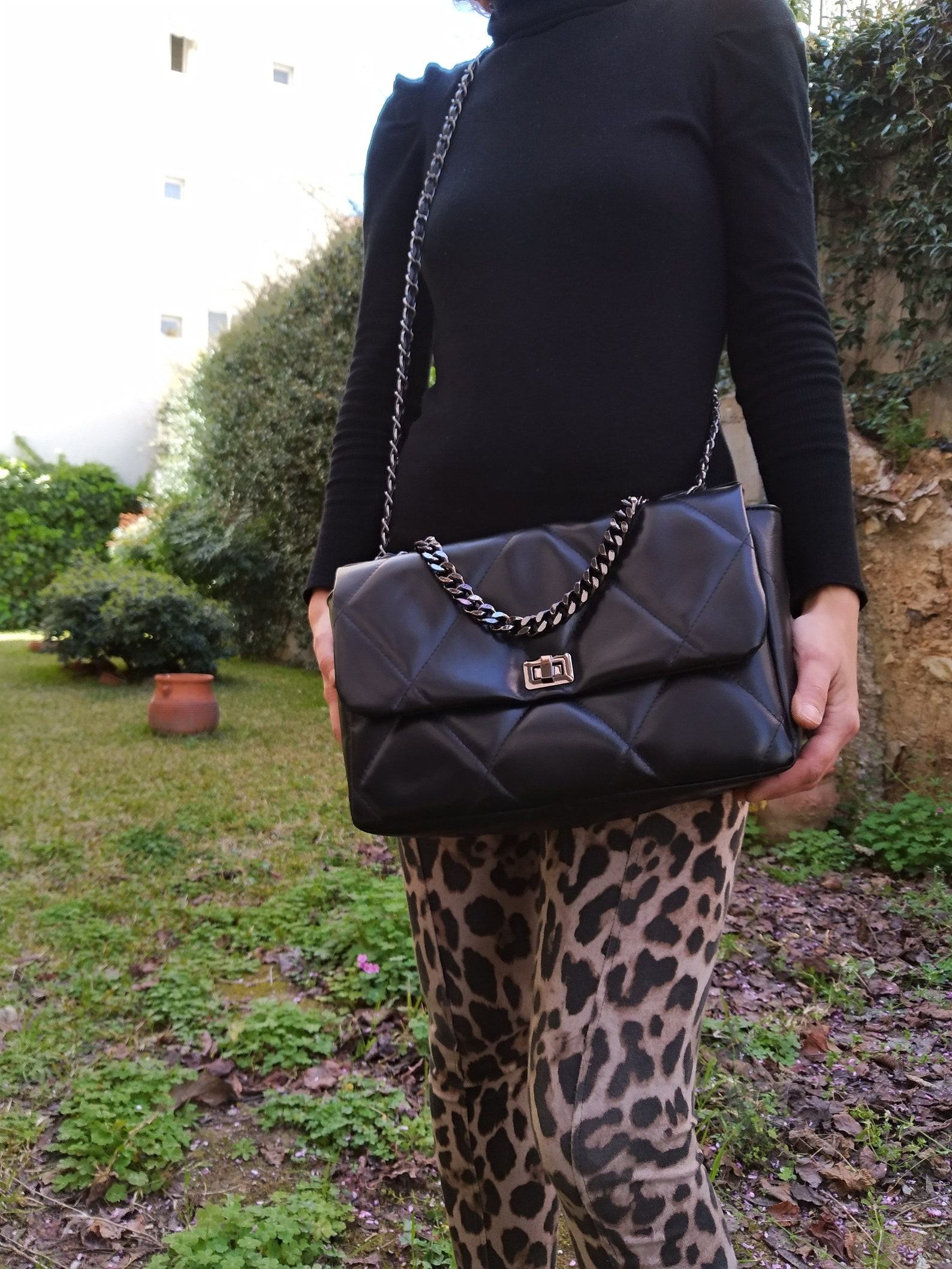 DIAMONDS ARE ETERNAL Timeless Leather Crossbody Bag, Quilted & Convertible - Image 4