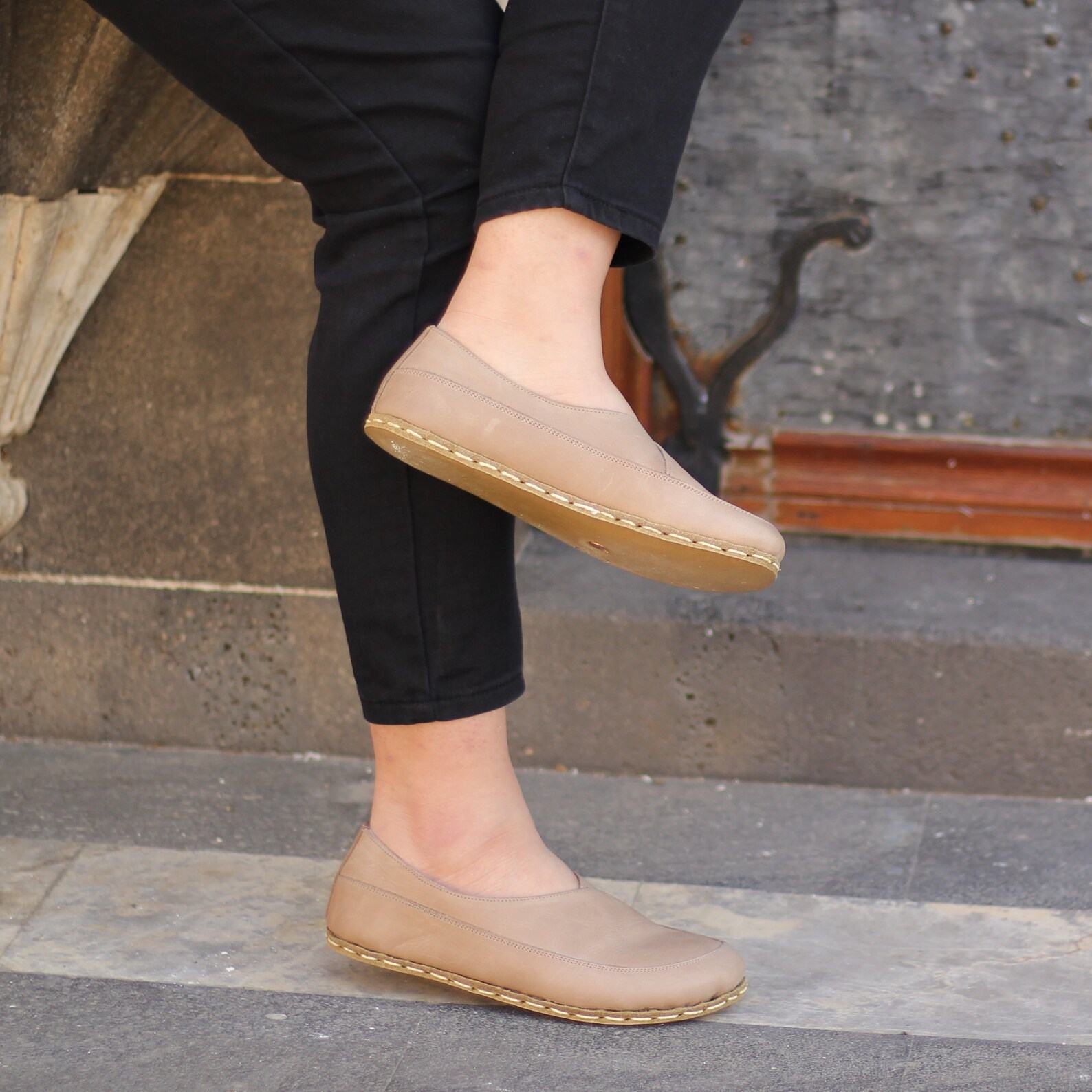 Earth Shoe Women’s Tan Leather Loafers – Grounding Copper Rivet – Barefoot Comfort