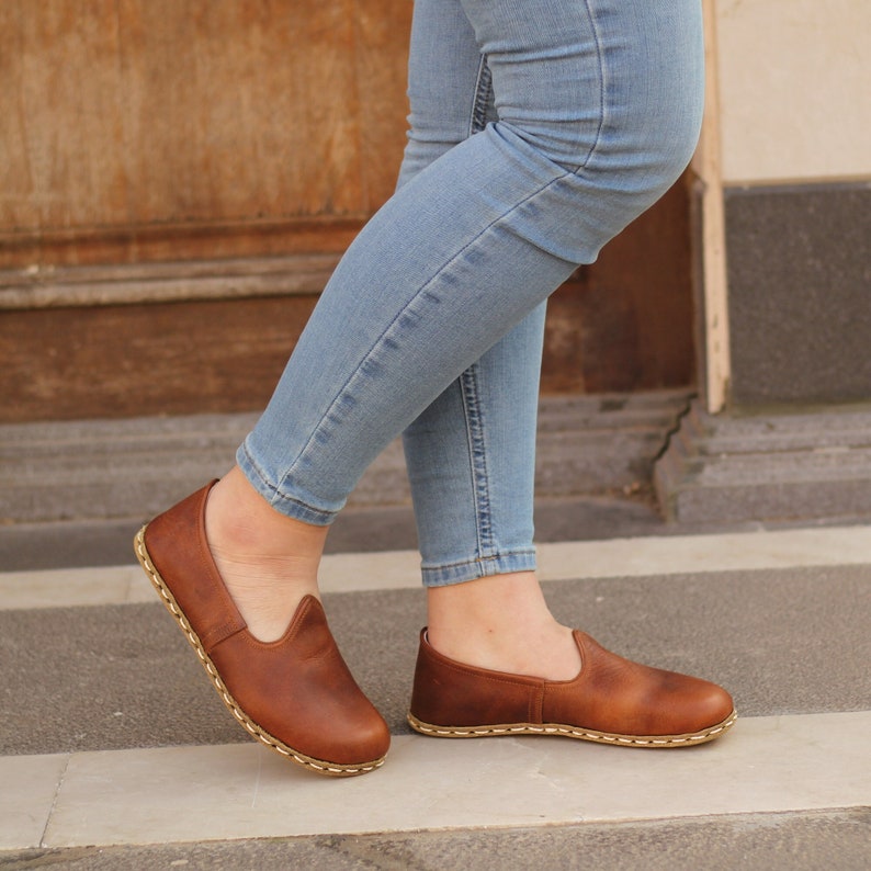 Earth Shoes  Women’s Wide Toe Barefoot Shoes – New Crazy Brown