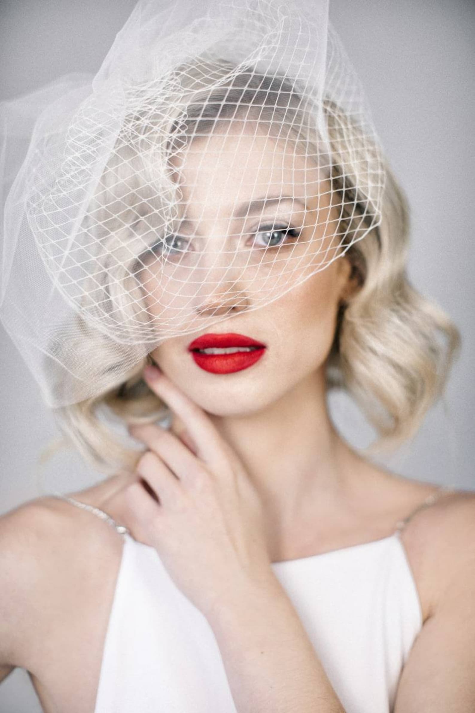 Elegant Double Birdcage Veil A Touch of Vintage Charm for Your Wedding Day - Image 2
