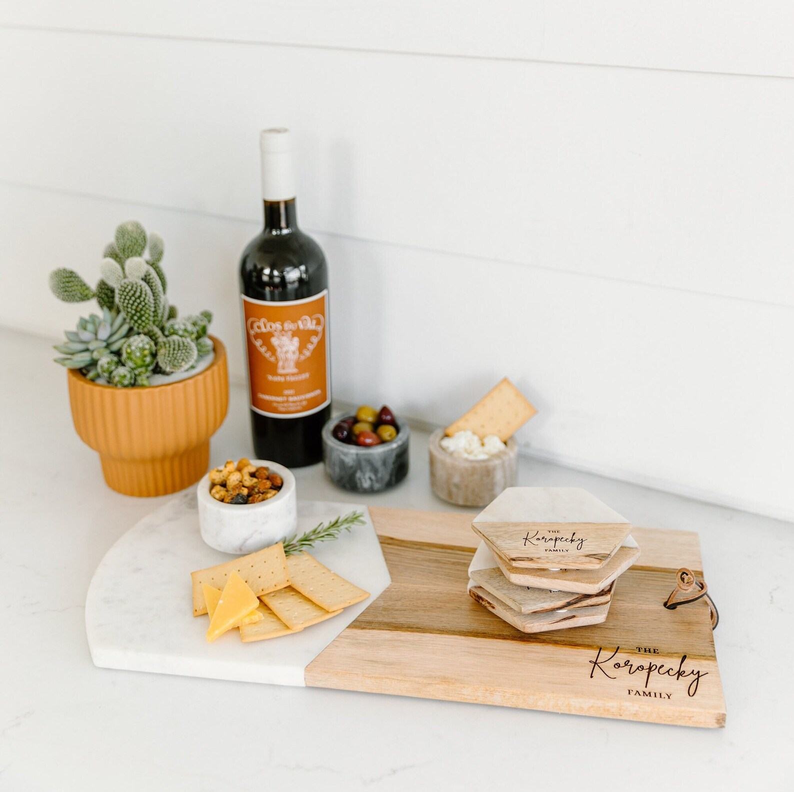 Elegant Marble and Wood Cheese Board Set A Culinary Canvas for Memorable Gatherings