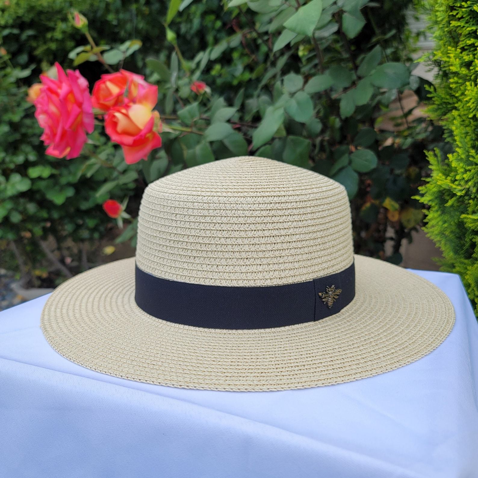Embellished Bee Malibu Straw Hat A Timeless Fedora for Sun-Kissed Style