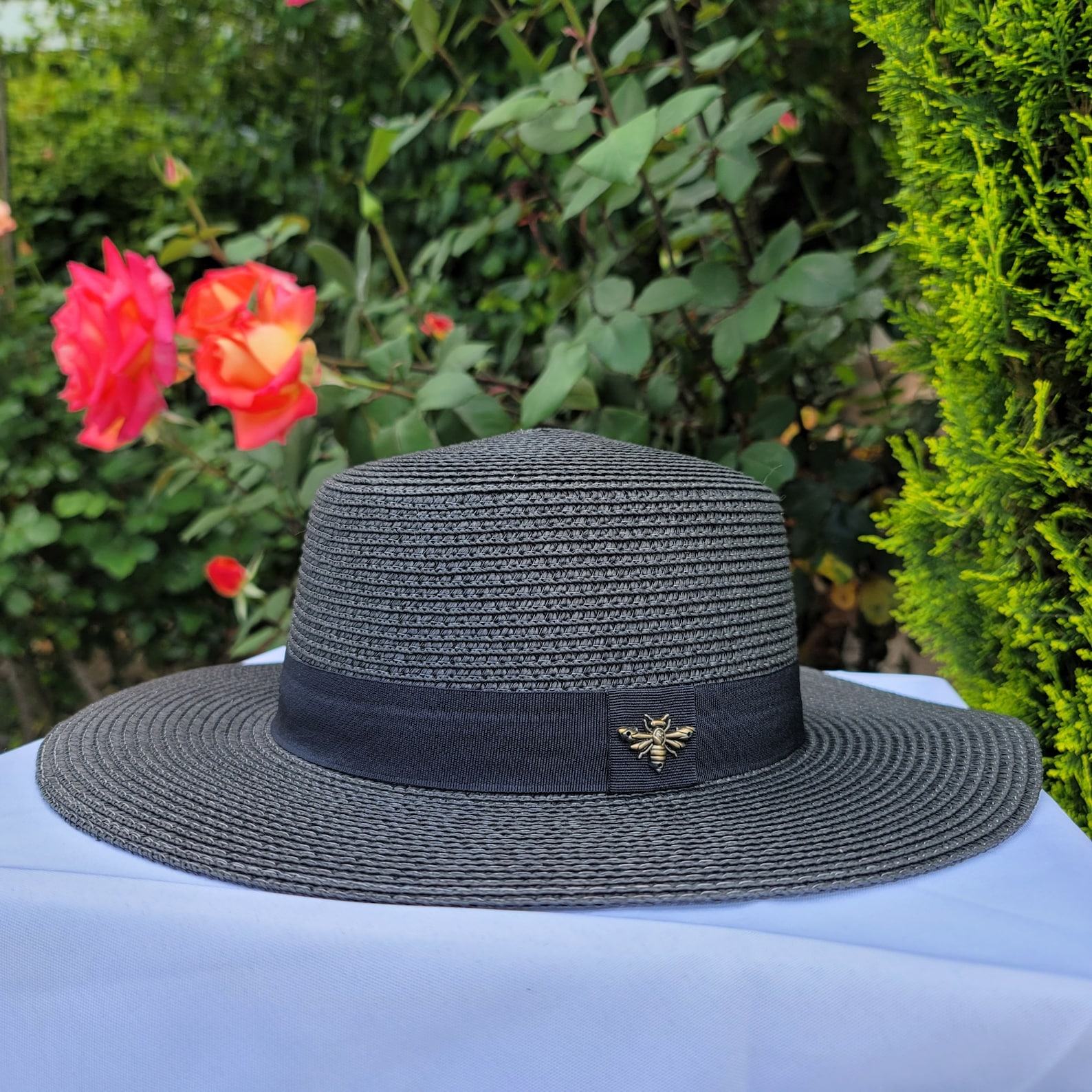 Embellished Bee Malibu Straw Hat A Timeless Fedora for Sun-Kissed Style