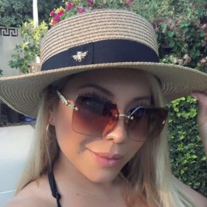 Embellished Bee Malibu Straw Hat A Timeless Fedora for Sun-Kissed Style