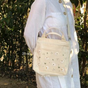 Embroidered Daisy Delight Handcrafted Canvas Tote for Summer Vibes
