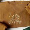 Embroidered Mushroom Crewneck A Retro Delight for Nature Enthusiasts