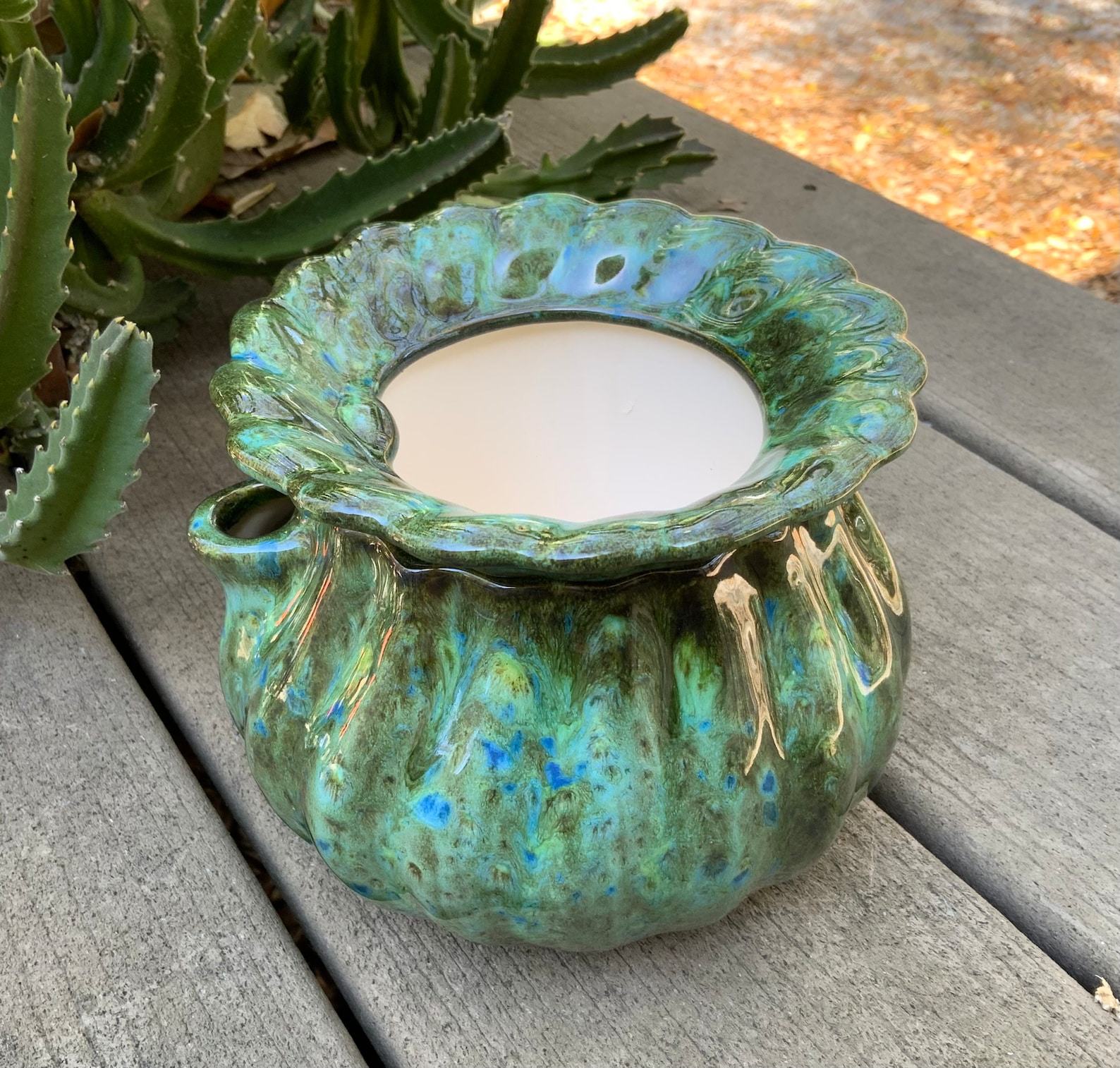 Emerald Elegance Self-Watering Ceramic African Violet Pot for Modern Homes - Image 4