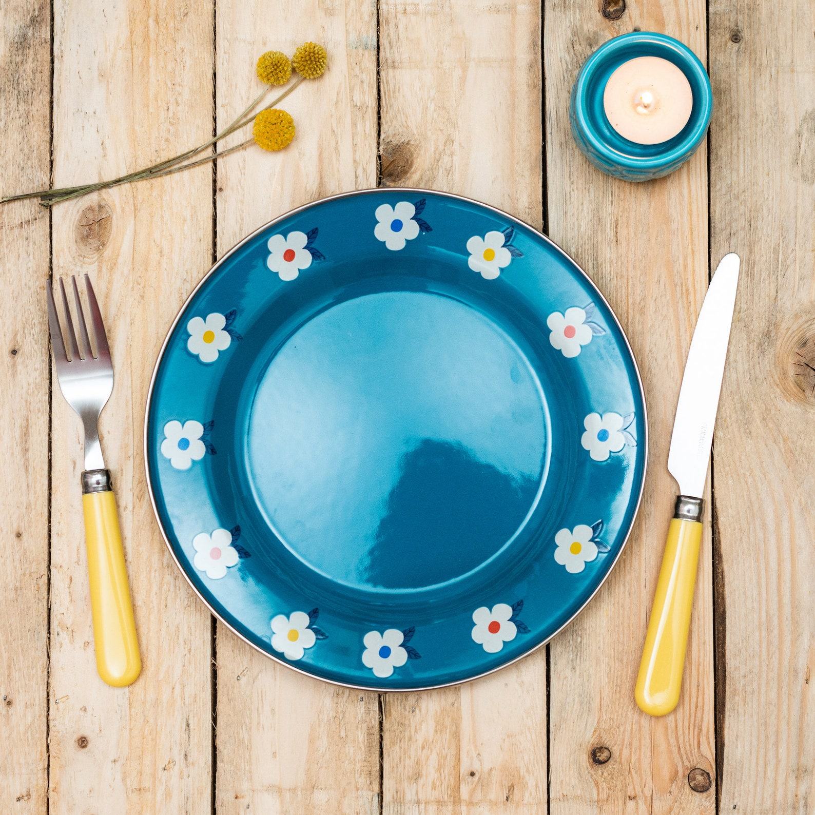 Enamelhappy Ocean Teal Blue Retro Floral Enamel Plates Perfect for Camping, Picnics, and Outdoor Adventures