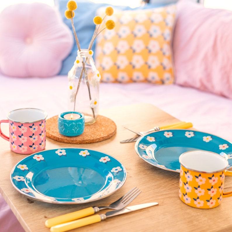 Enamelhappy Ocean Teal Blue Retro Floral Enamel Plates Perfect for Camping, Picnics, and Outdoor Adventures