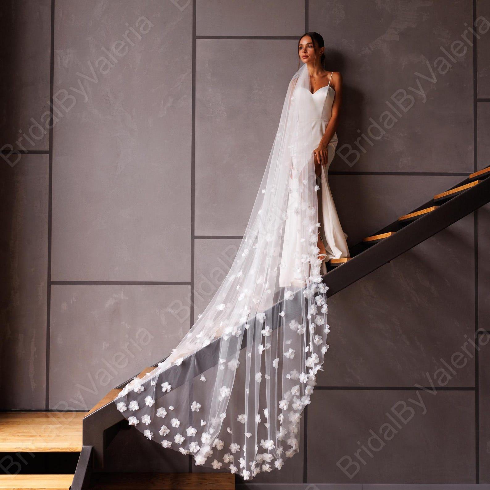 Enchanting 3D Floral Veil Adorn Your Bridal Vision with Ethereal Beauty