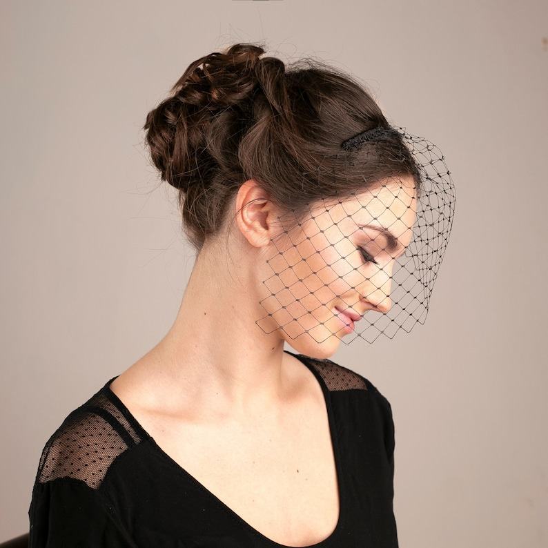 Enchanting Black Birdcage Veil A Timeless Accessory for Brides and Beyond