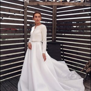 Enchanting Bridal Wool Coat Warmth and Elegance for Your Special Day