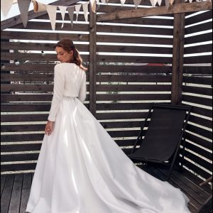 Enchanting Bridal Wool Coat Warmth and Elegance for Your Special Day