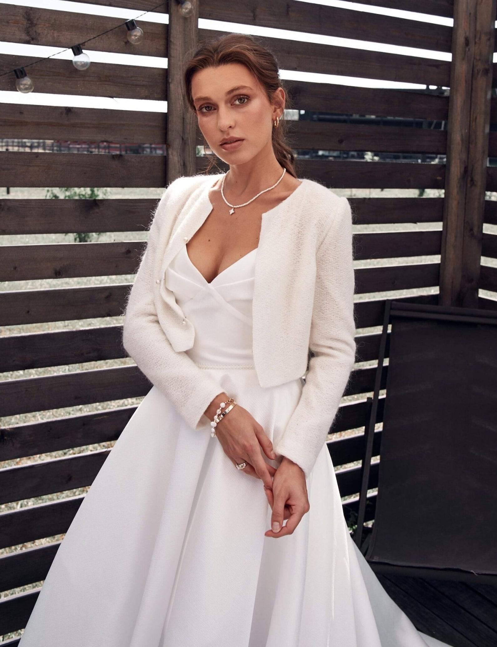 Enchanting Bridal Wool Coat Warmth and Elegance for Your Special Day - Image 2