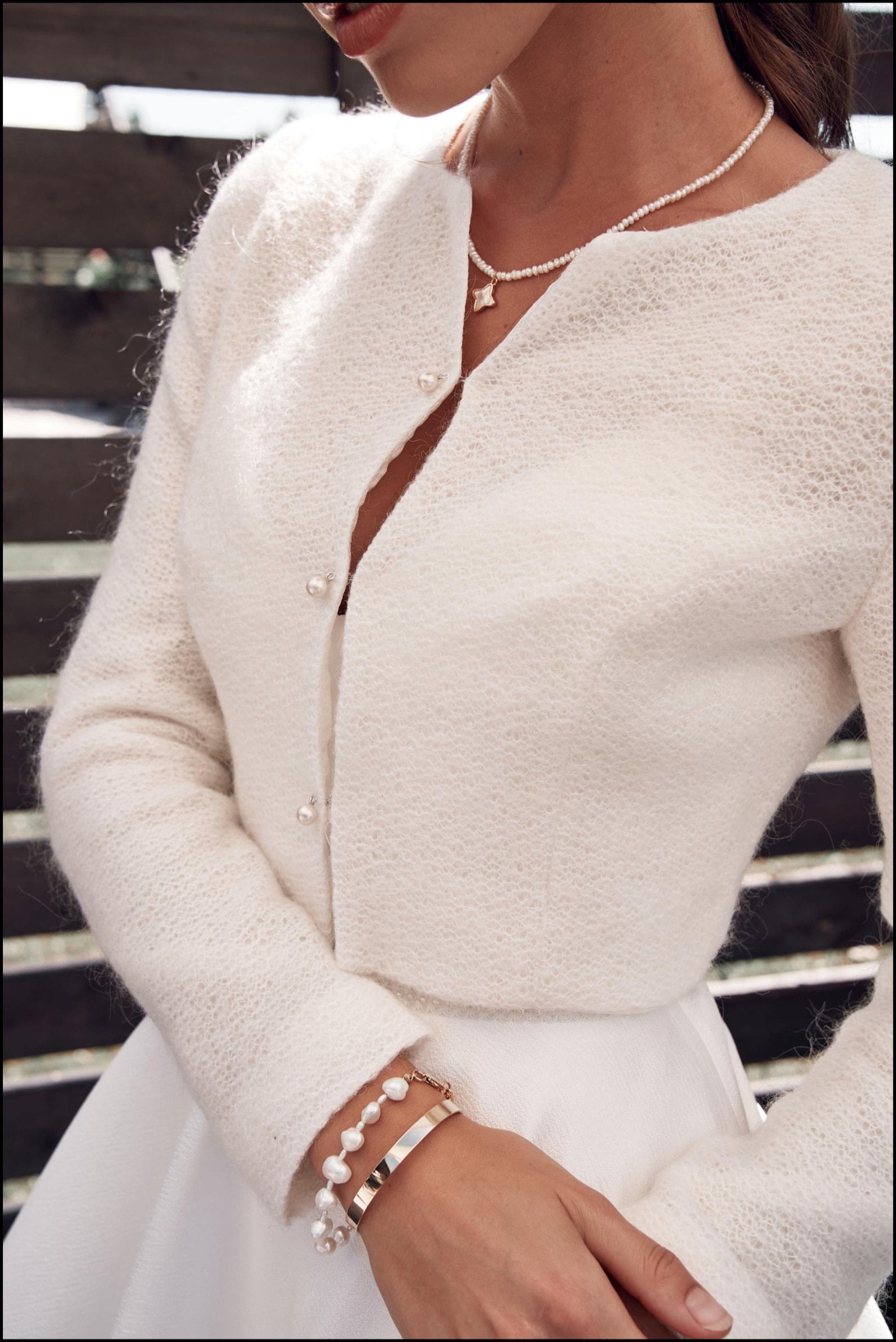 Enchanting Bridal Wool Coat Warmth and Elegance for Your Special Day - Image 4