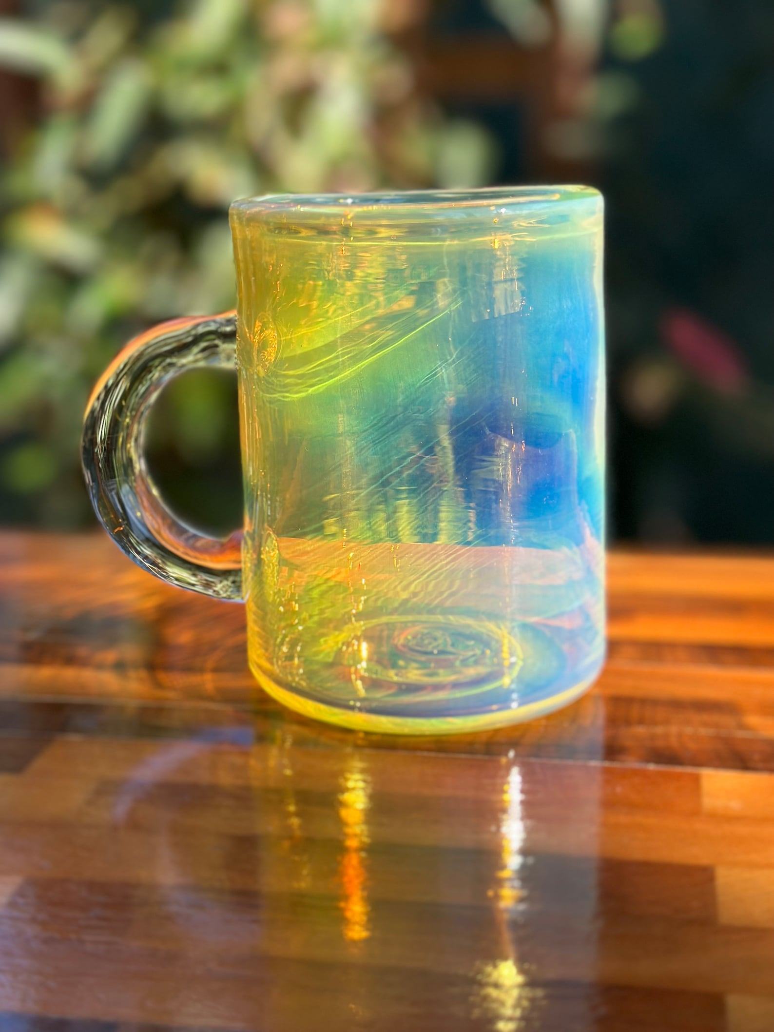 Enchanting Color-Shifting Glass Mug A Kaleidoscope of Hues for Your Morning Brew - Image 4