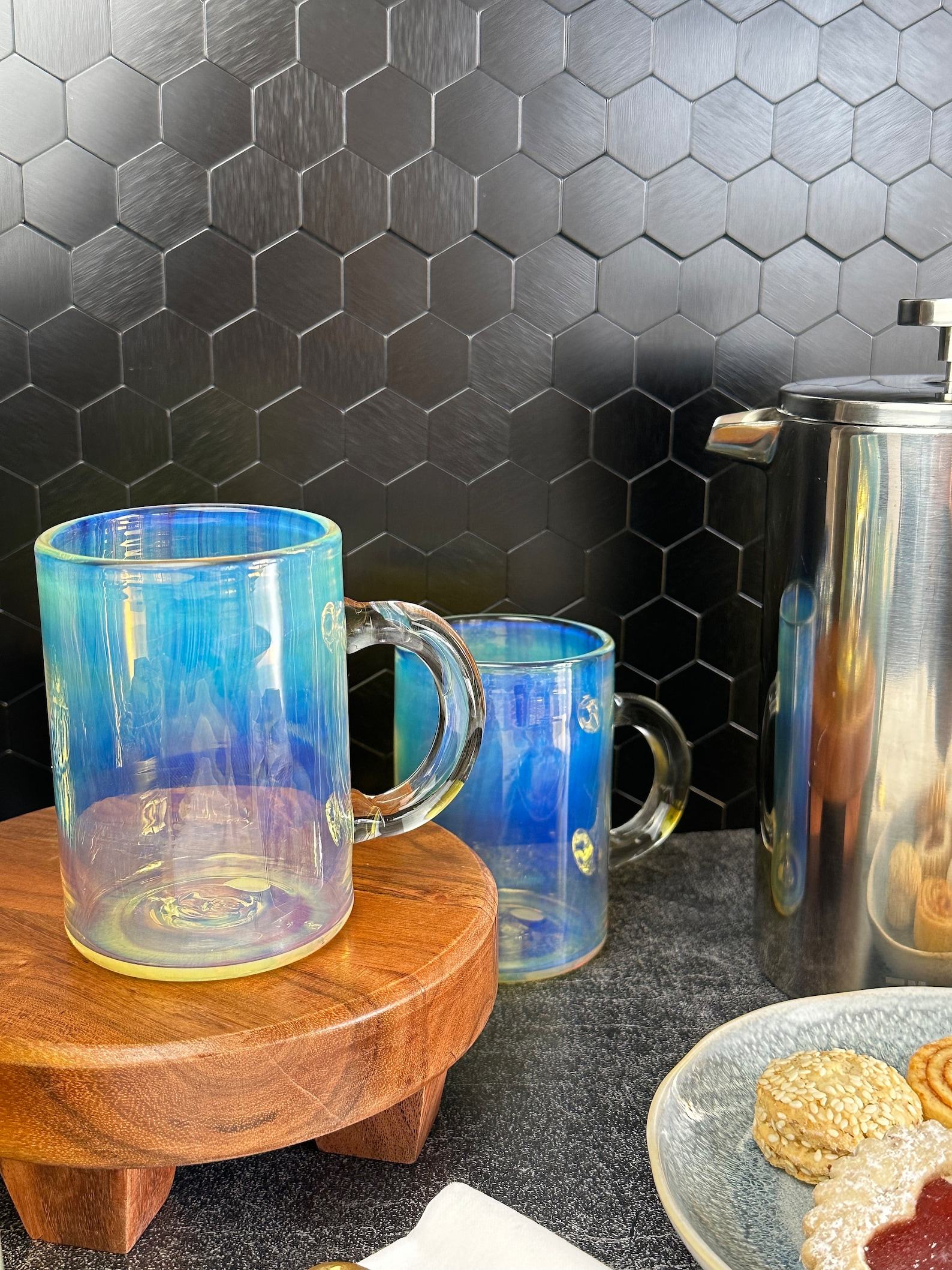 Enchanting Color-Shifting Glass Mug A Kaleidoscope of Hues for Your Morning Brew - Image 2
