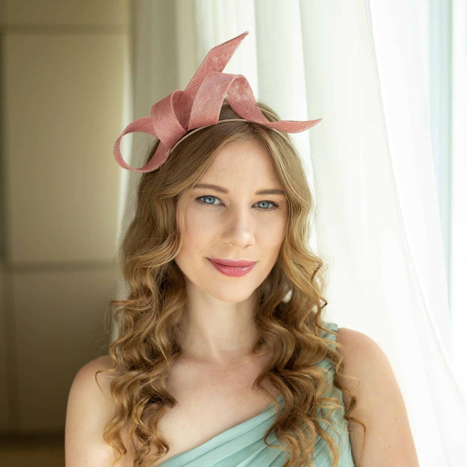 Enchanting Dusky Pink Fascinator Adorn Your Elegance at Weddings