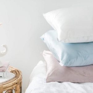 Experience the Luxury of Restful Nights 95% Pure Mulberry Silk Pillowcase 22 Momme – Your Beauty and Hair’s Best Friend