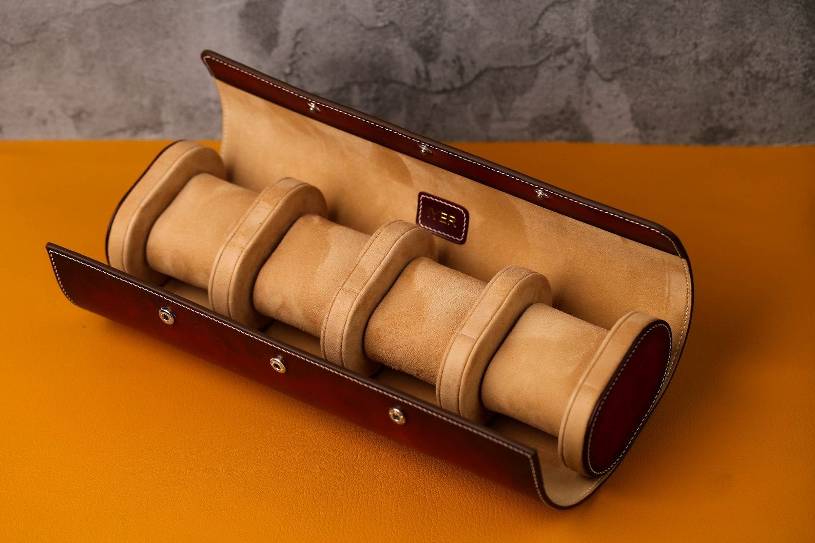 Exquisite Burgundy Veg-Tan Leather Watch Roll Protect Your Timepieces in Style - Image 2