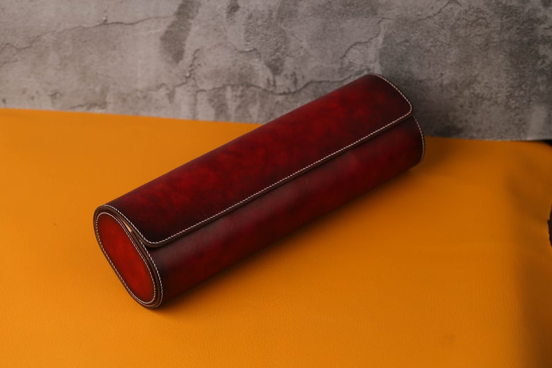 Exquisite Burgundy Veg-Tan Leather Watch Roll Protect Your Timepieces in Style