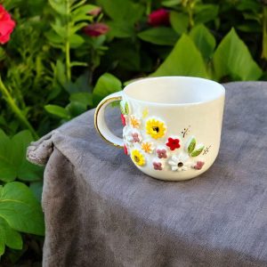 Exquisite Ceramic Mug with Custom Wood Slice Item Box A Timeless Treasure for Coffee and Tea Aficionados