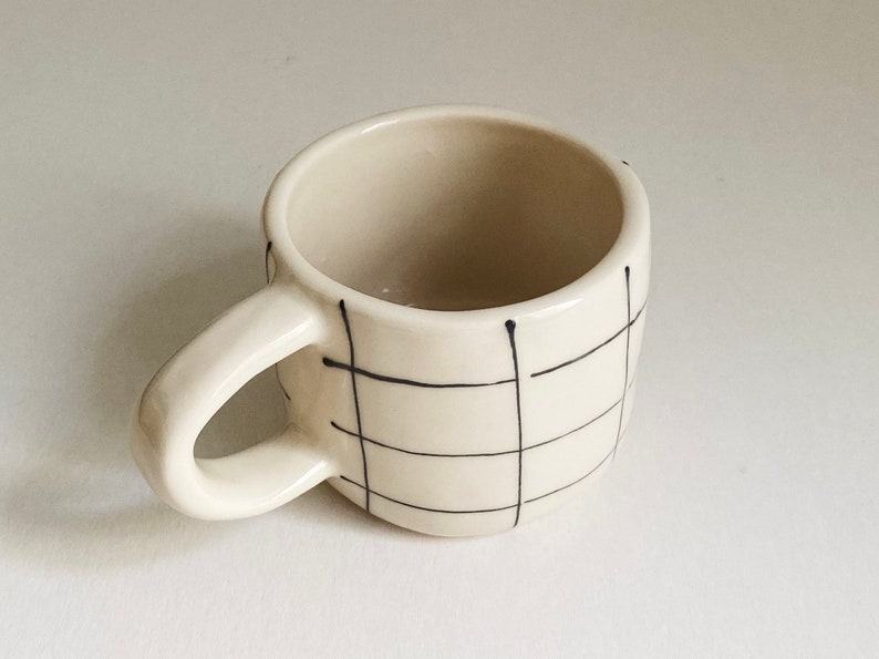 Exquisite Checkered Ceramic Mug A Timeless Treasure for Coffee, Tea, and Matcha Connoisseurs