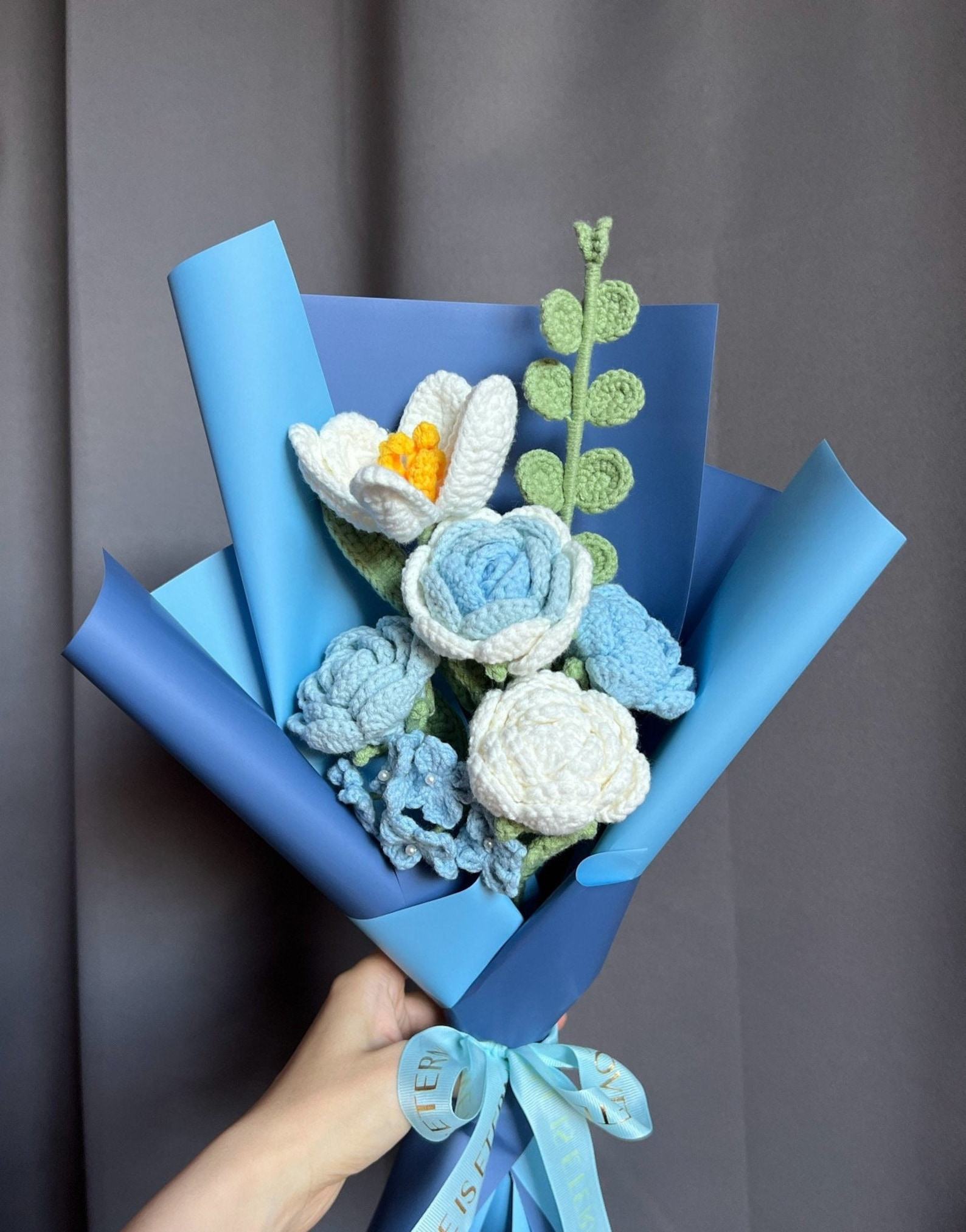 Exquisite Crochet Rose Bouquets Handmade Floral Masterpieces for Unforgettable Occasions - Image 3