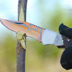 Exquisite Damascus Steel Pocket Knife A Timeless Item for Special Occasions