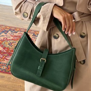 Exquisite Emerald Leather Shoulder Bag A Timeless Accessory for the Modern Woman