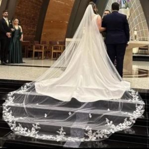 Exquisite Floral Lace Cathedral Bridal Veil Elevate Your Bridal Look with Grace and Elegance