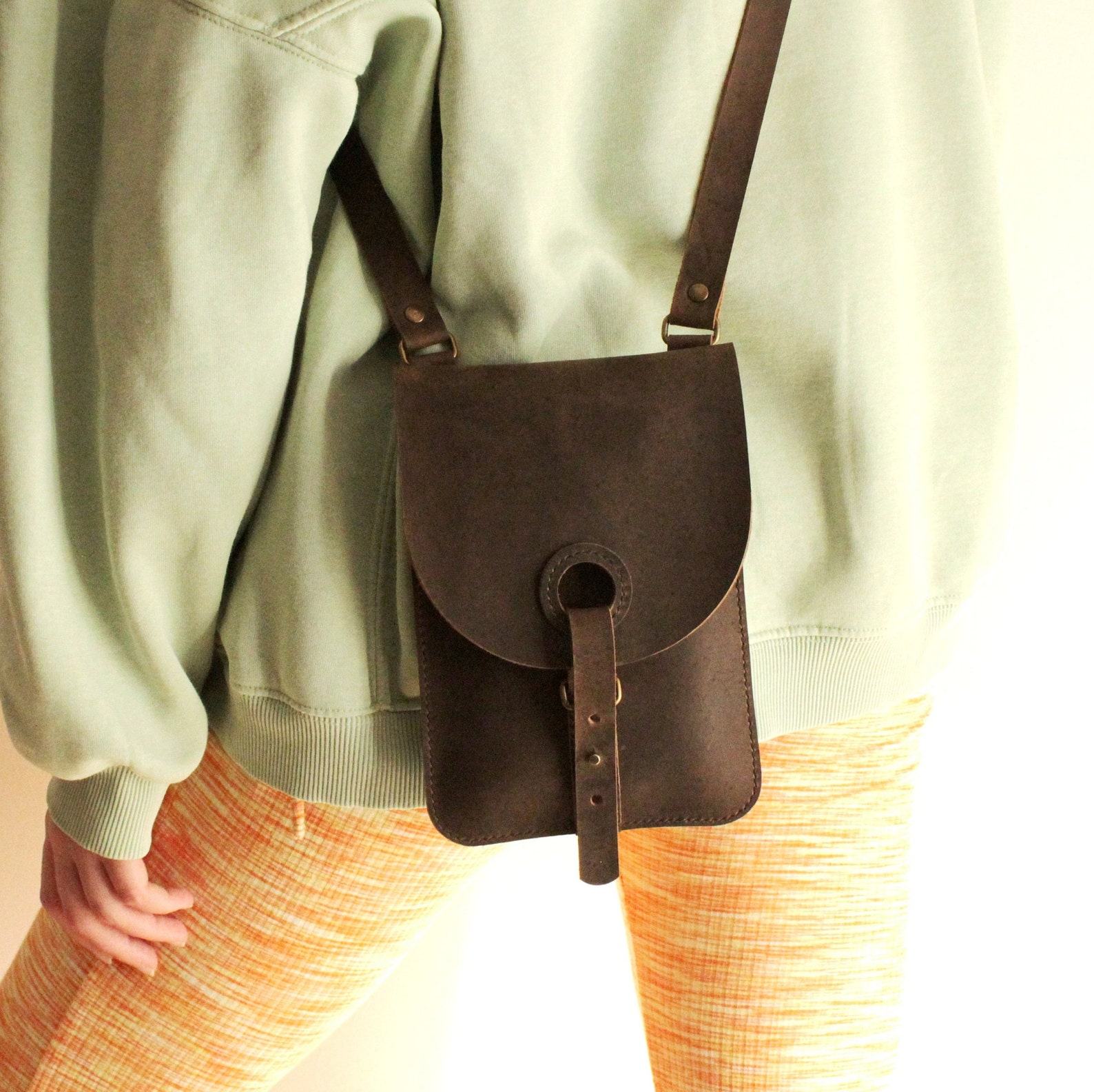 Exquisite Handmade Leather Crossbody Bag Your Perfect Companion for Style and Convenience