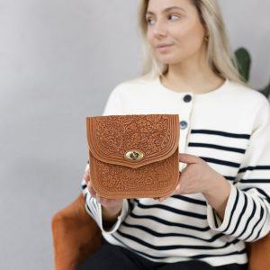 Exquisite Handmade Leather Shoulder Bag A Timeless Item for Her