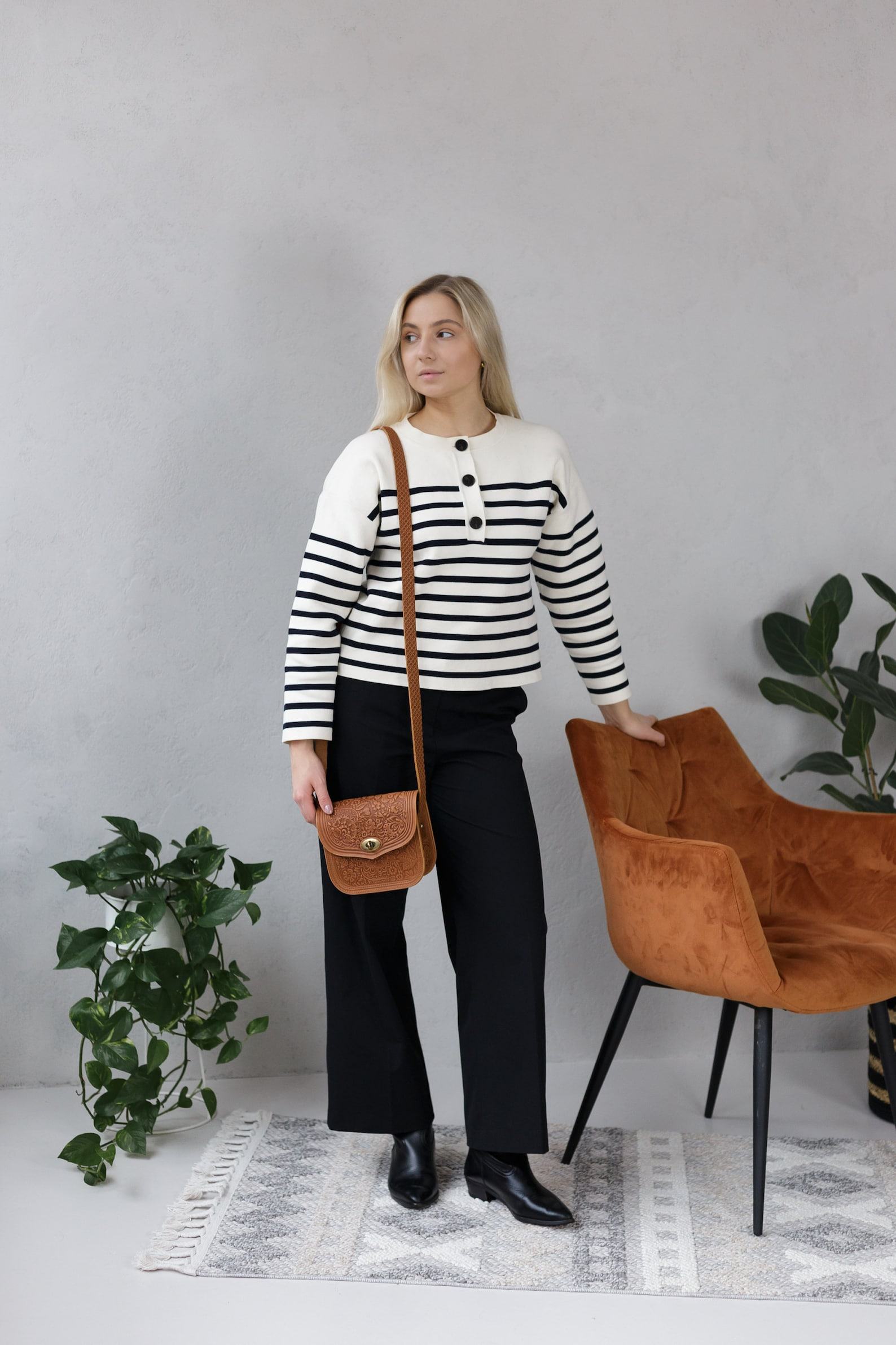 Exquisite Handmade Leather Shoulder Bag A Timeless Item for Her - Image 6