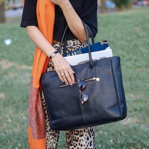 Exquisite Italian Leather Handbag Handmade Elegance for the Modern Woman