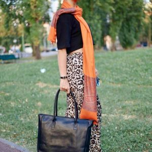 Exquisite Italian Leather Handbag Handmade Elegance for the Modern Woman