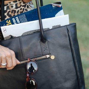 Exquisite Italian Leather Handbag Handmade Elegance for the Modern Woman