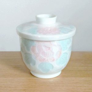 Exquisite Kutani Tea Cup 7.4oz Porcelain Masterpiece with Lid, Adorned with Roses and Leaf Motif