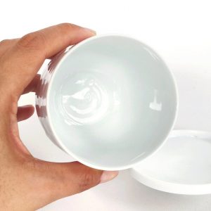 Exquisite Kutani Tea Cup 7.4oz Porcelain Masterpiece with Lid, Adorned with Roses and Leaf Motif