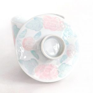 Exquisite Kutani Tea Cup 7.4oz Porcelain Masterpiece with Lid, Adorned with Roses and Leaf Motif