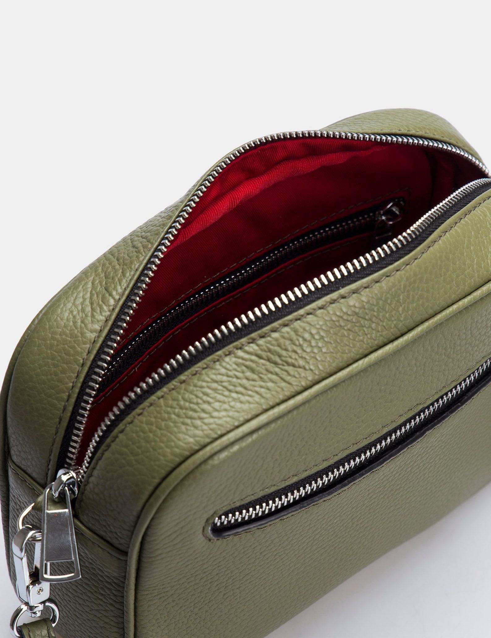 Exquisite Leather Crossbody Bag A Timeless Valentine’s Day Item for Her - Image 4